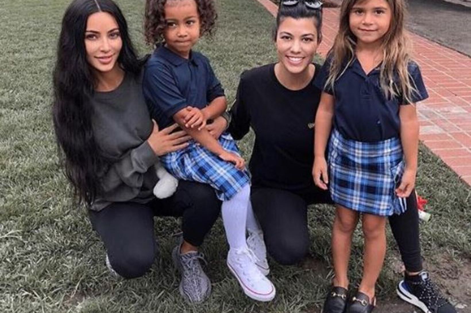 Kim Kardashian birti mynd af sér og dóttur sinni ásamt …