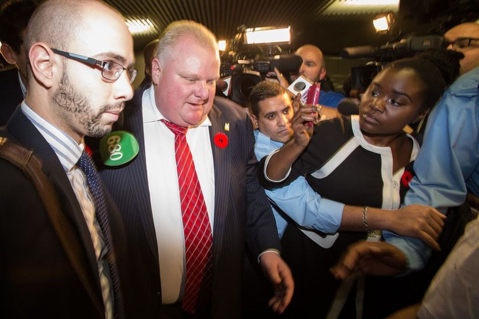 Rob Ford, borgarstjóri Toronto í Kanda, (annar frá vinstri) virðist …