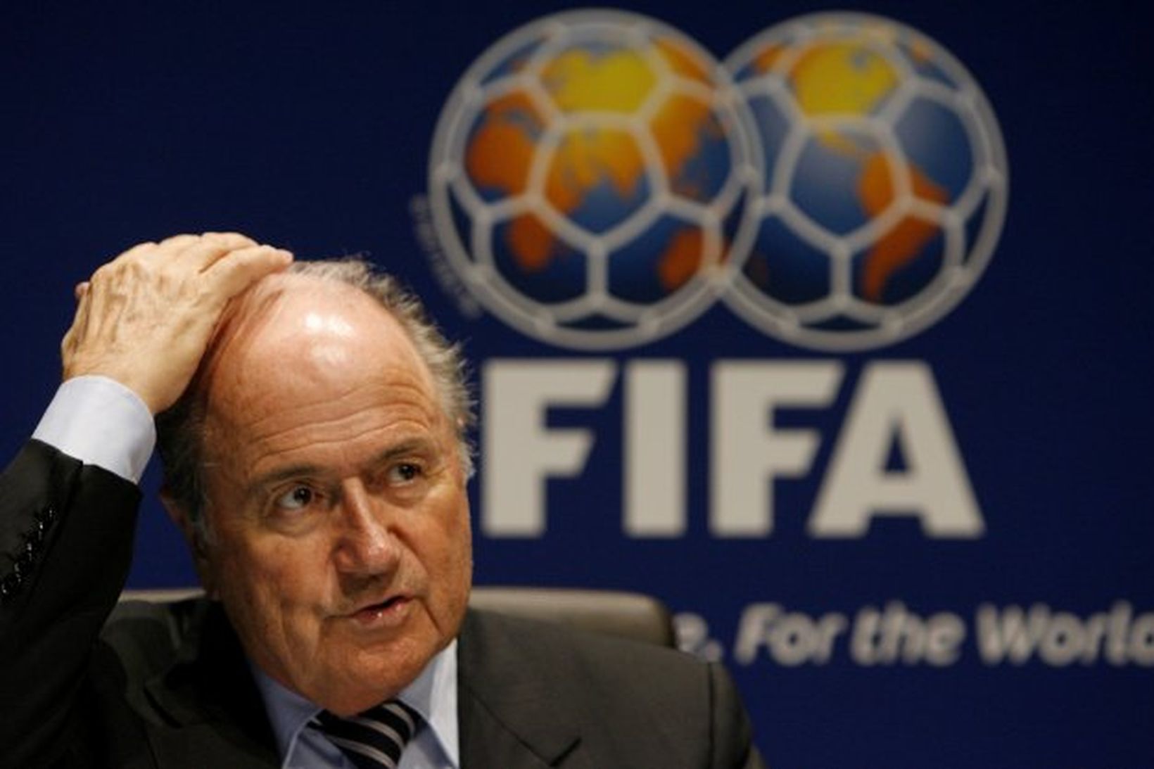 Sepp Blatter forseti FIFA hefur í mörg horn að líta.