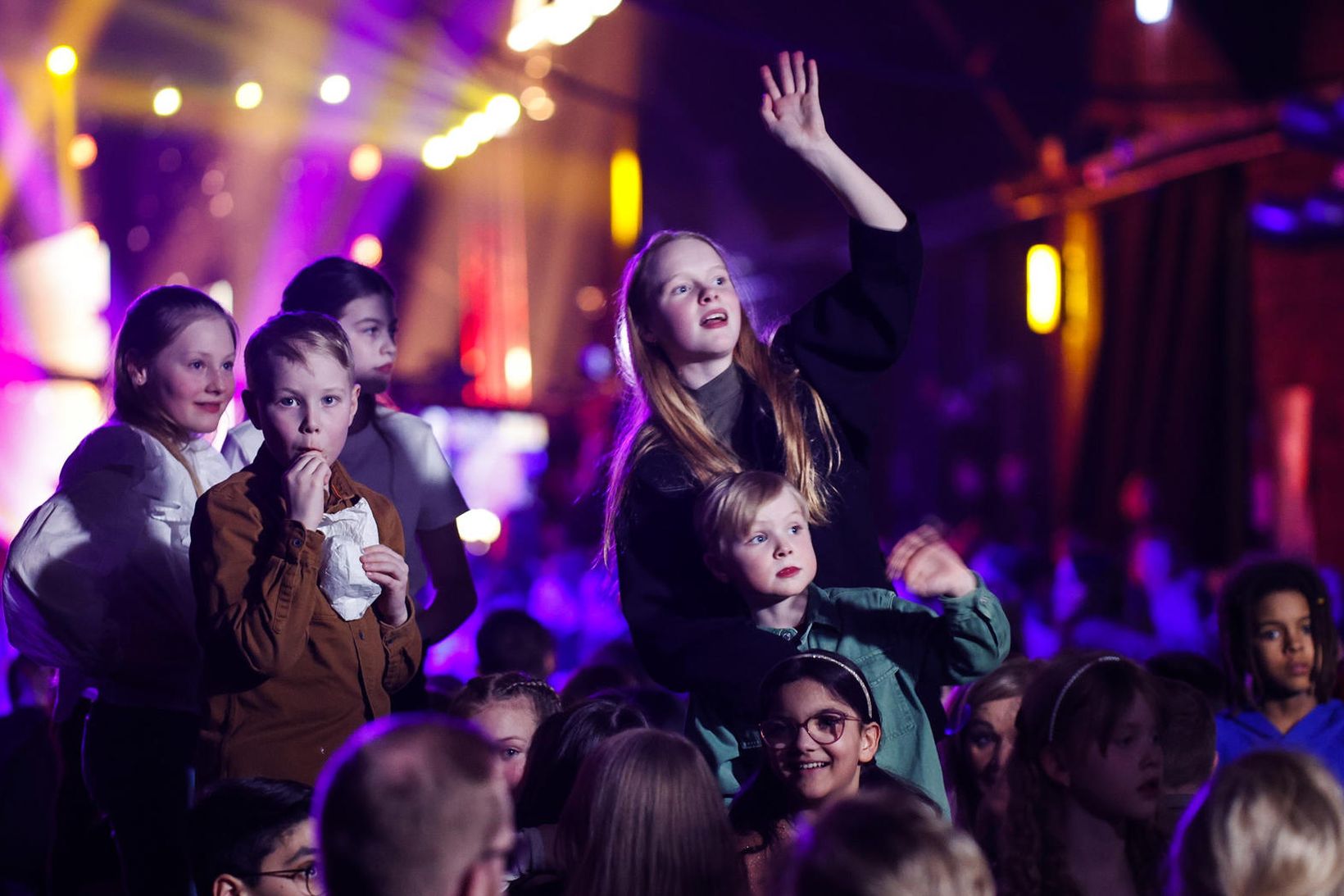 Rífandi stemning á Söngvakeppninni í kvöld.