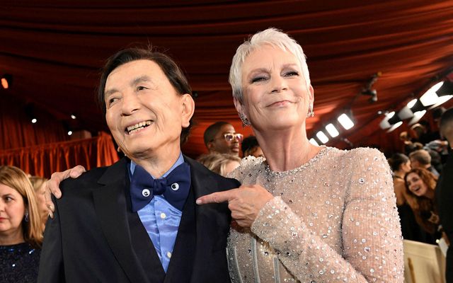 Leikararnir James Hong og Jamie Lee Curtis.