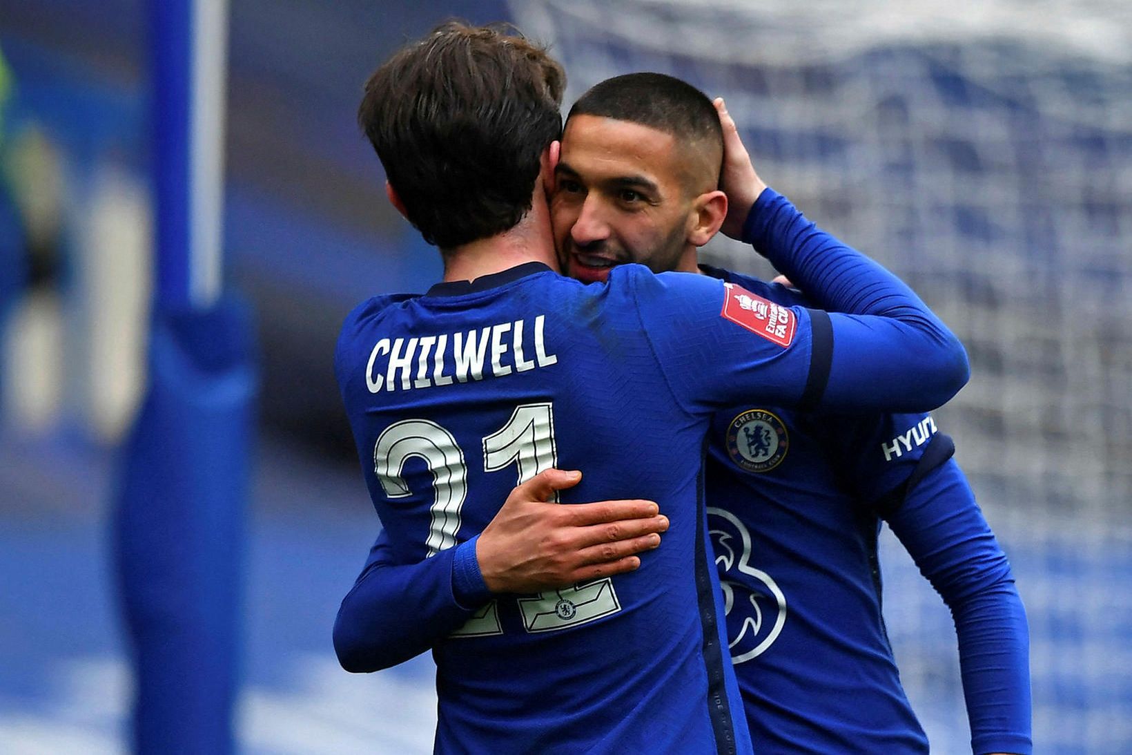 Ben Chilwell og Hakim Ziyech fagna marki þess síðarnefnda í …