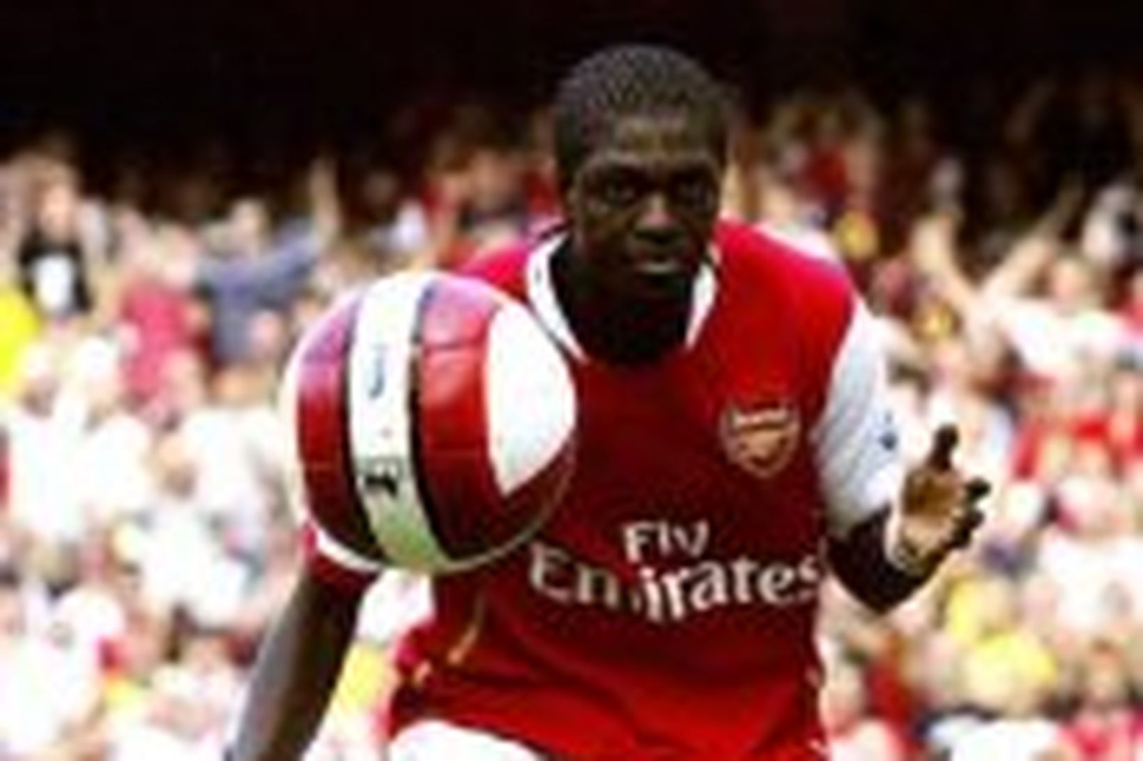 Emmanuel Adebayor er búinn að skora fyrir Arsenal.