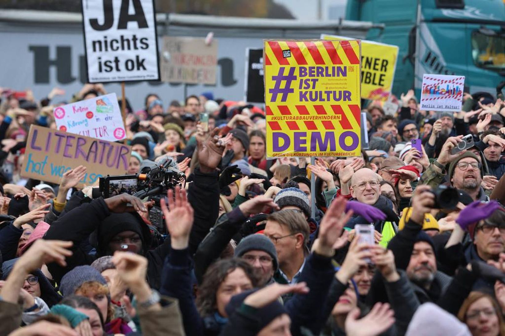 Boðuðum 10% niðurskurði á framlögum til menningarmála í Berlín mótmælt.