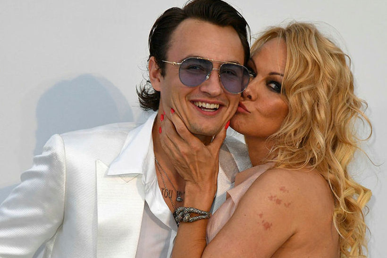 Pamela Anderson og sonurinn Brandon Thomas Lee.