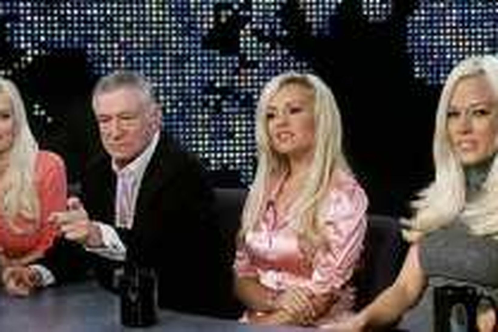 Hugh Hefner með kærustum sínum Holly Madison (t.v.), Bridget Marquardt …