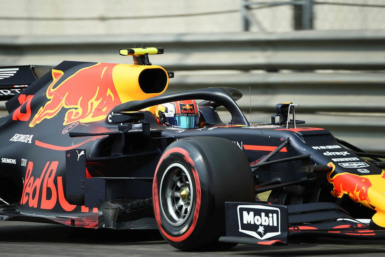 Markmið Red Bull er að brúa bilið í Ferrari og …