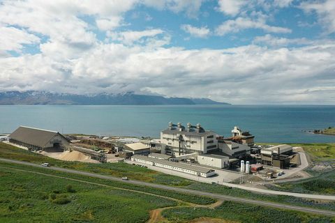 Kísilmálmver PCC Bakki Silicon stendur á Bakka, skammt frá Húsavík. Fyrirhuguð er tímabundin rekstrarstöðvun frá …