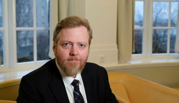 Munu áfram ræða orkupakkann