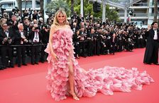 Ofurfyrirsætan Heidi Klum mætti í áberandi kjól frá Elie Saab.