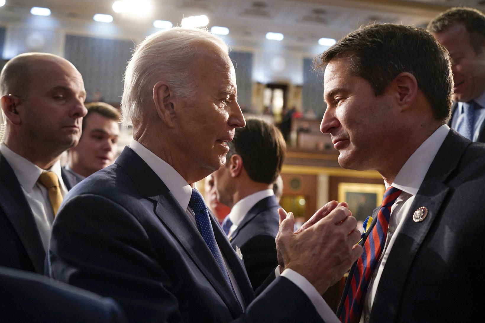 Joe Biden og Seth Moulton ræddu saman eftir ræðu Bidens …