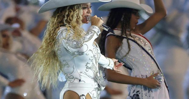 Beyoncé kom fram með dóttur sinni, Blue Ivy, í Houston Texas í desember á síðasta …