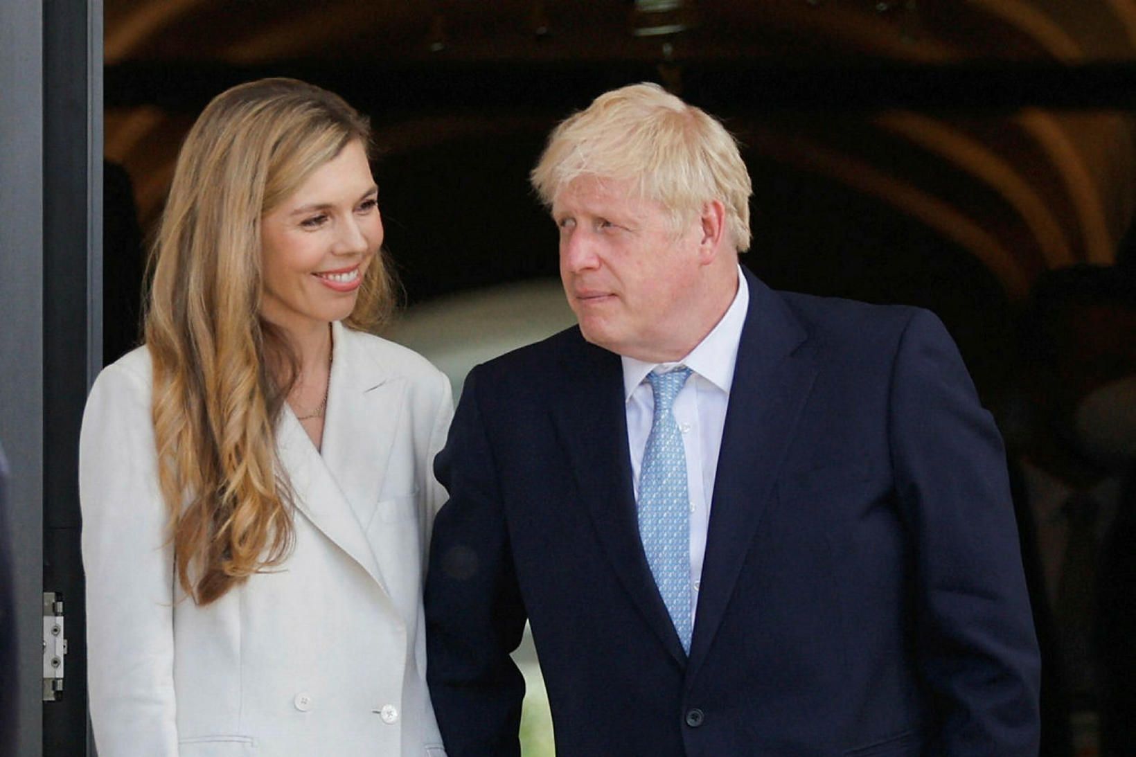 Carrie og Boris Johnson eru nú á Grikklandi.