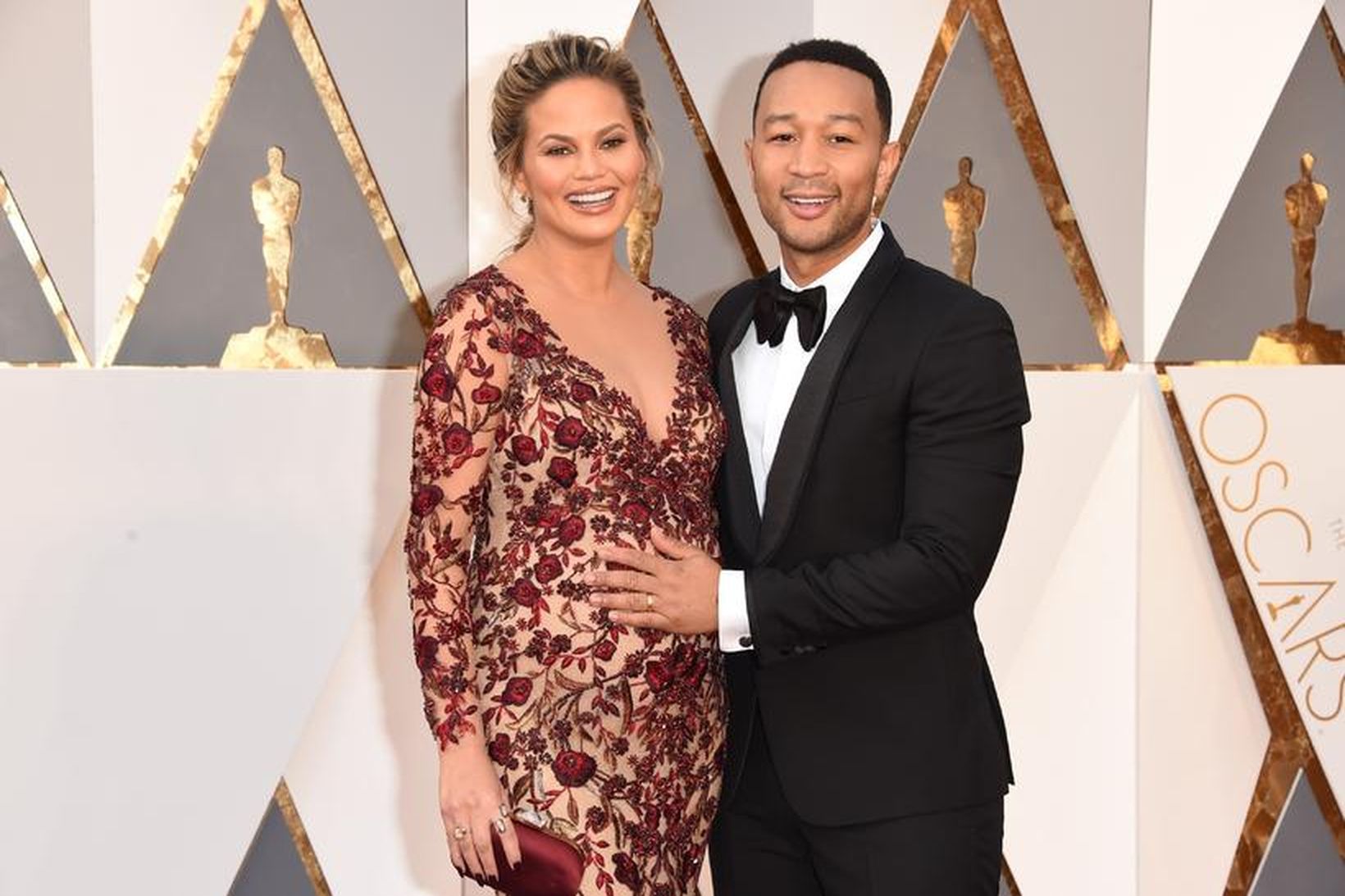 Chrissy Teigen og John Legend eru himinlifandi með dótturina.