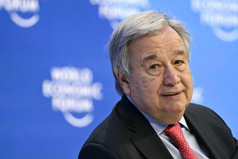 Antonio Guterres fordæmdi stigmögnun átakanna er flugskeytum rigndi yfir ísrael en minntist ekki á Íran …