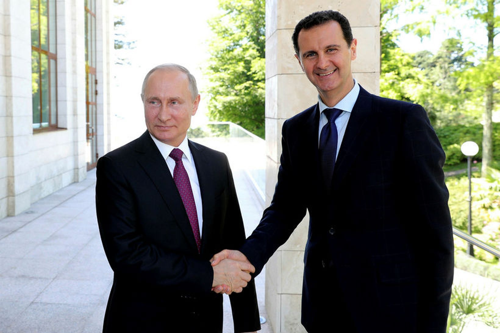 Vladimír Pútín Rússlandsforseti og Bashar al-Assad Sýrlandsforseti komu saman til …