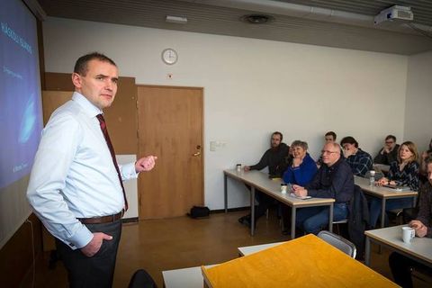 Guðni Th. Jóhannesson mætti í Háskóla Íslands í vikunni og kenndi einn tíma í sagnfræðinni.