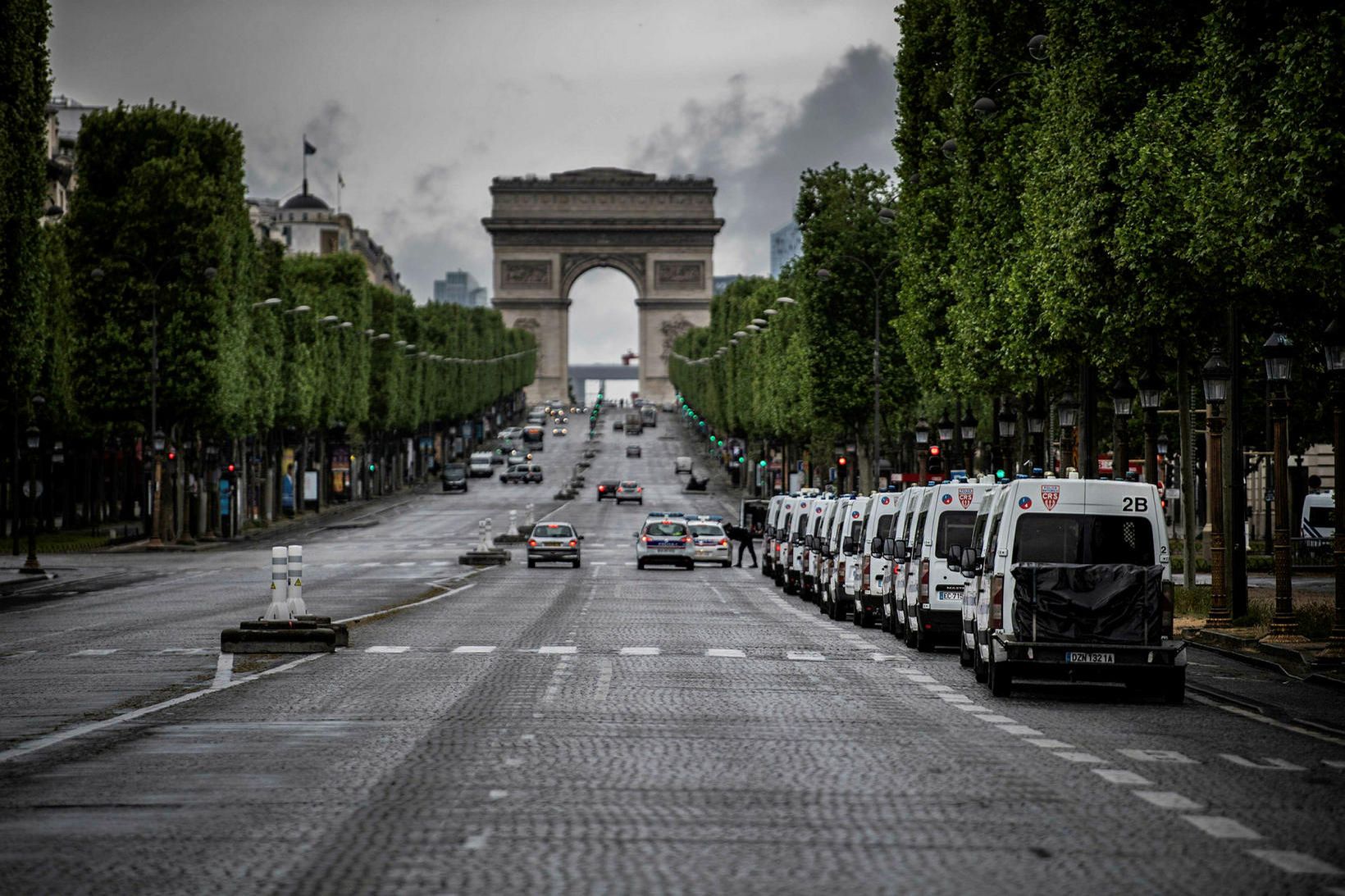 Frá Champs Elysees í París á verkalýðsdaginn.
