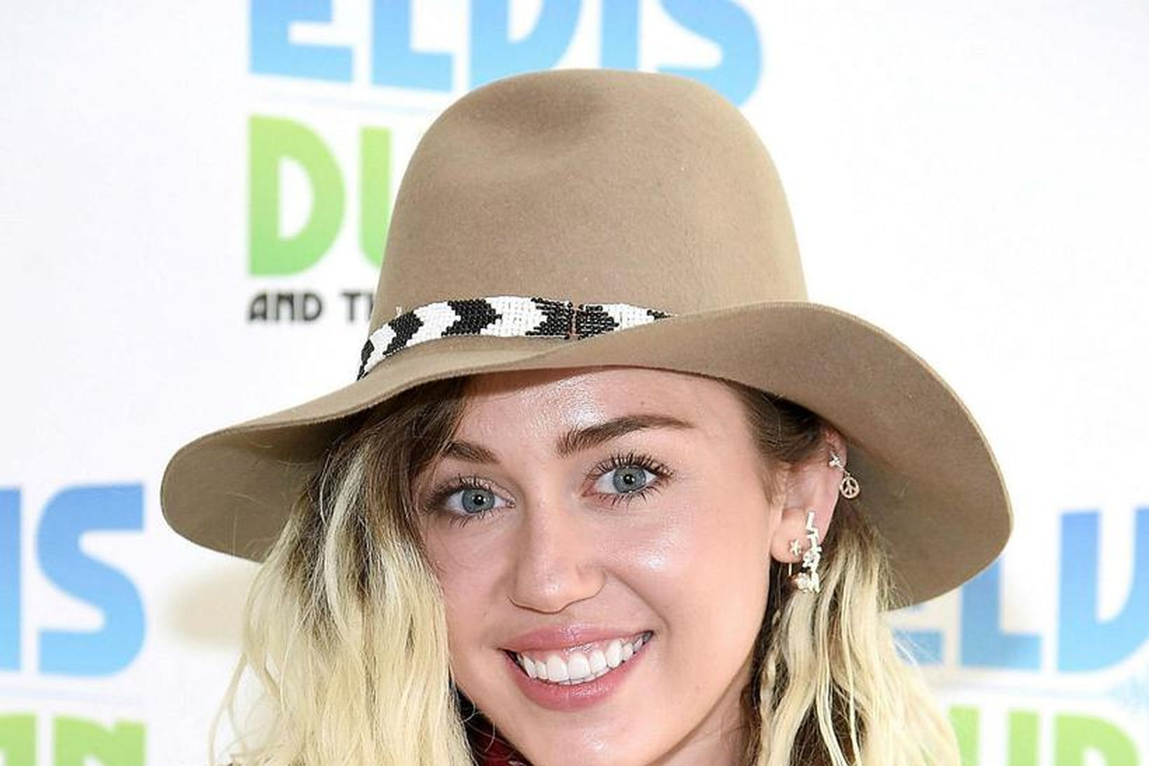 Miley Cyrus er á öðrum stað í dag en árið …