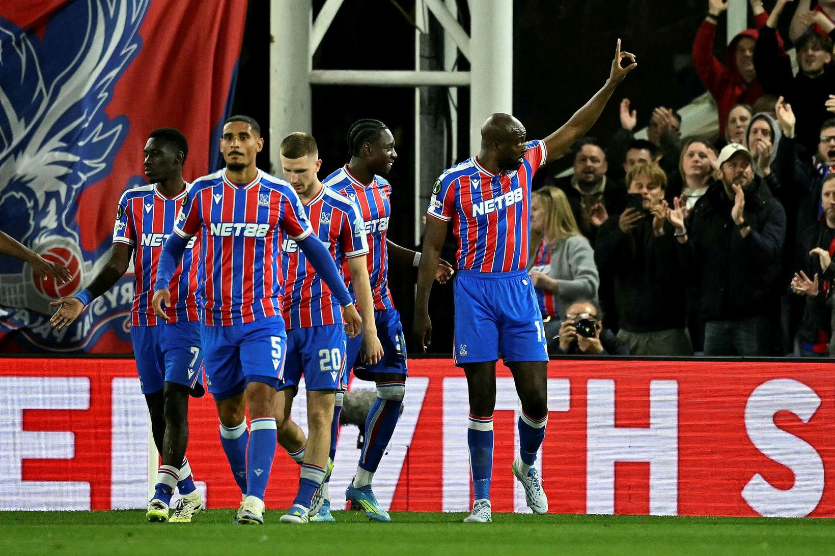 Myndskeið: Ölvaðir í Flórens