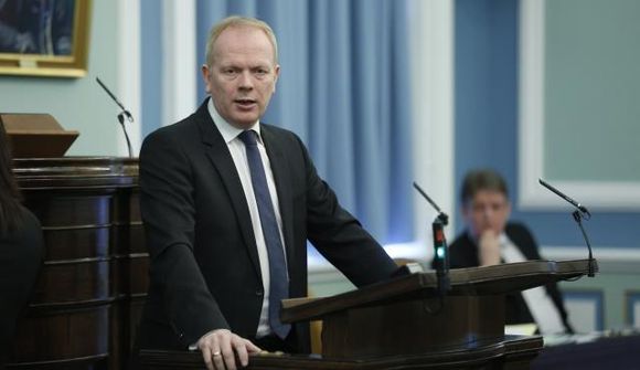 Stjórnarskrármálið af dagskrá