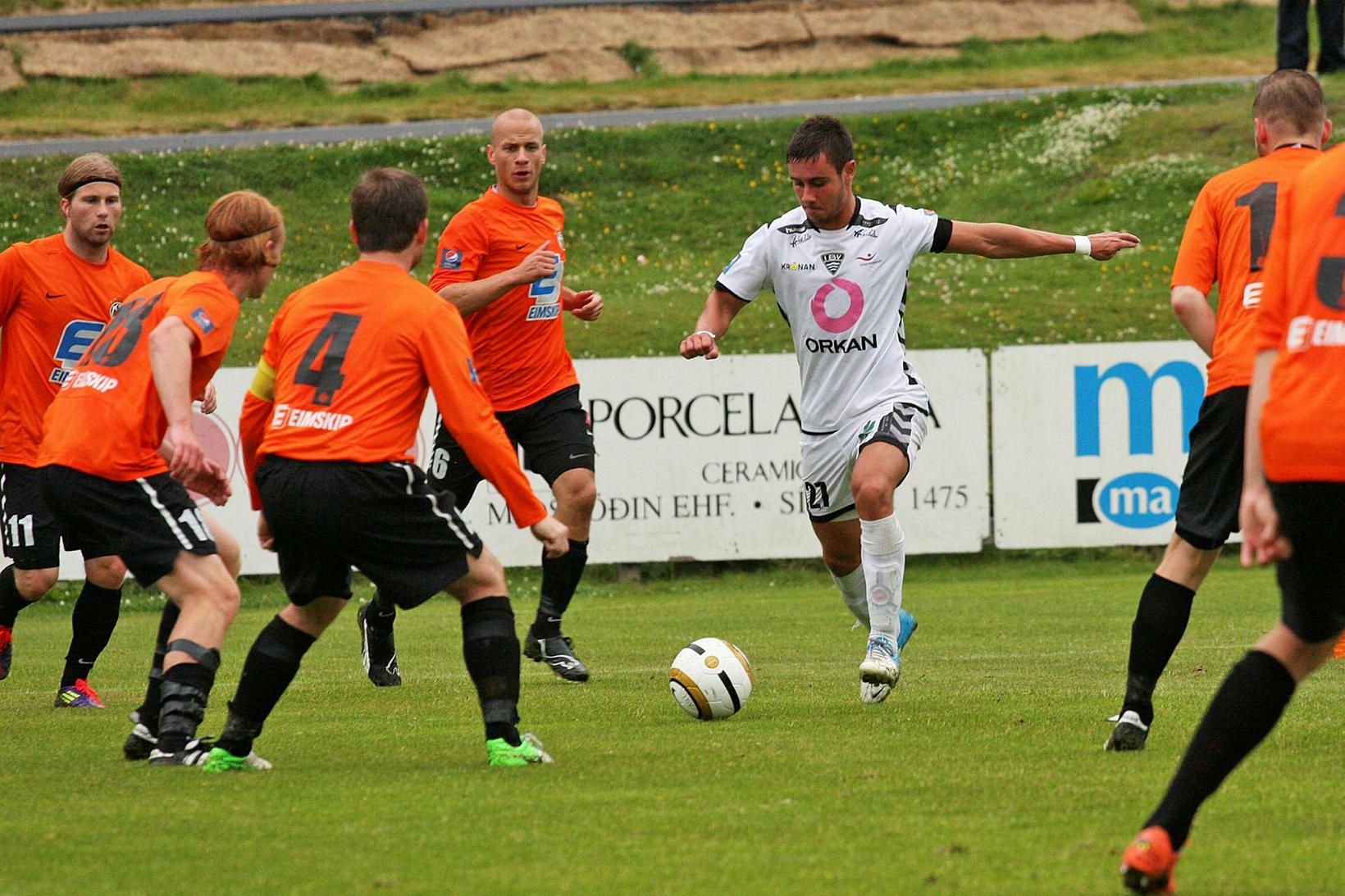 George Baldock í leik með ÍBV gegn KR sumarið 2012.