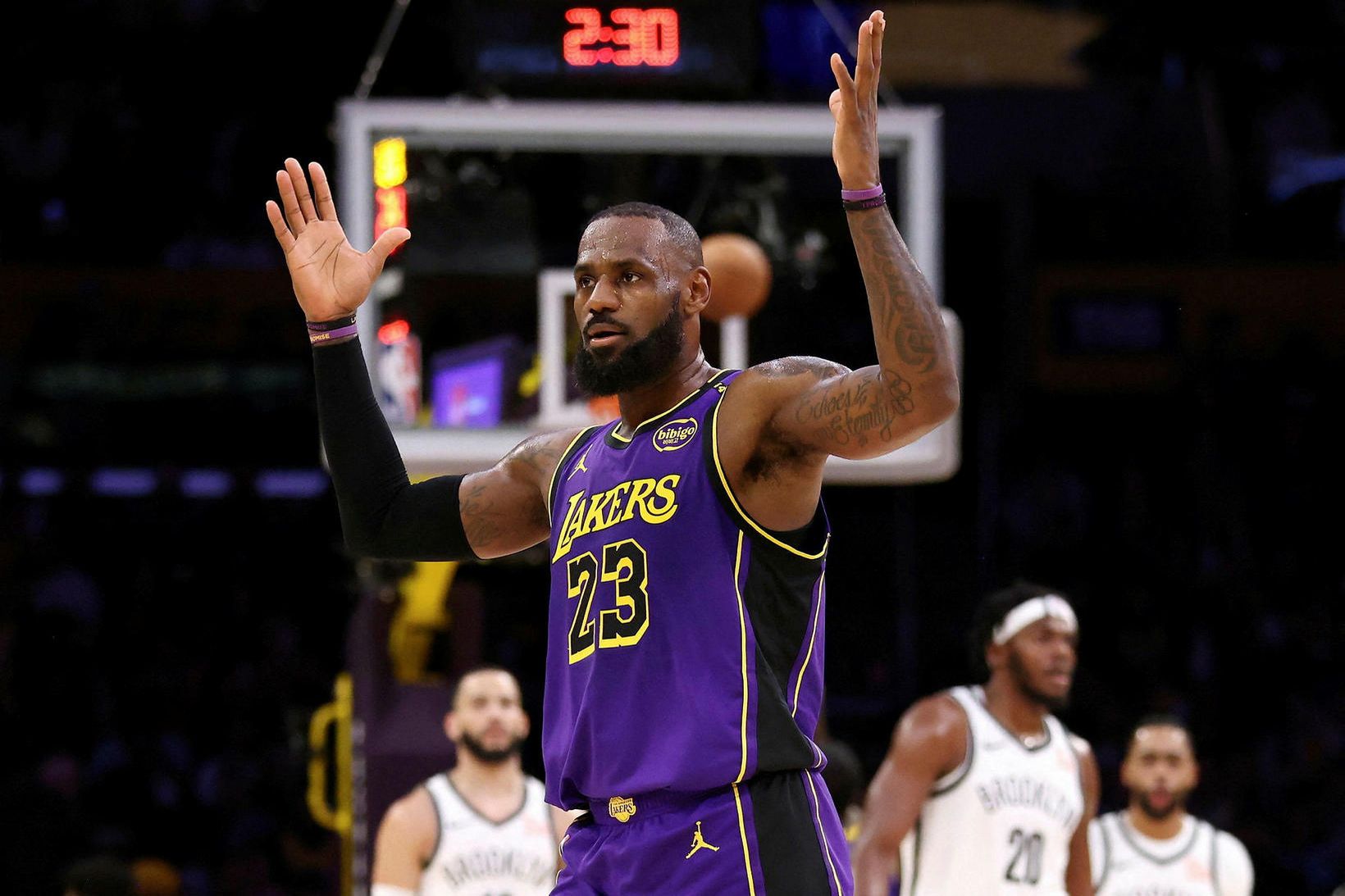 LeBron James skoraði 29 stig í nótt.