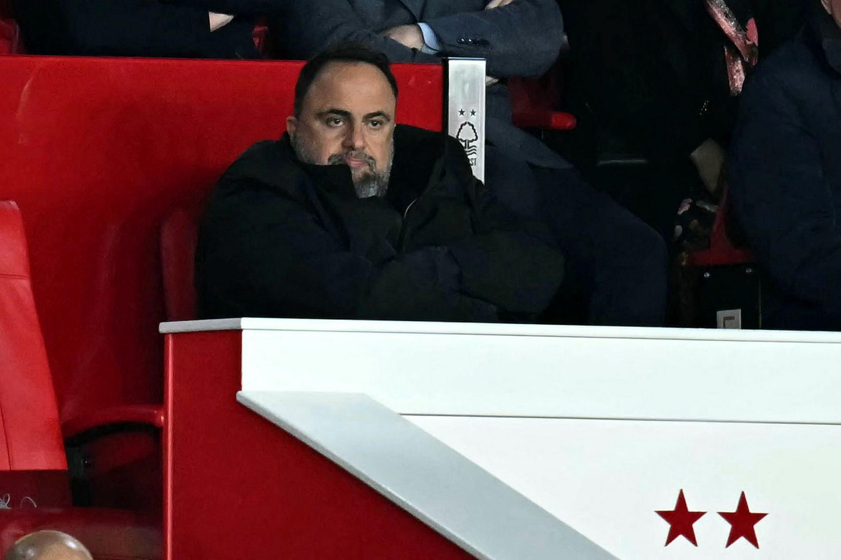 Evangelos Marinakis fylgist með sínum mönnum í Nottingham Forest í …