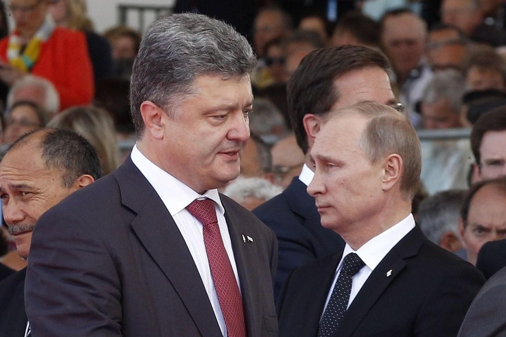 Petro Poroshenko, forseti Úkraínu og Vladimir Pútín, forseti Rússlands, ræddu …