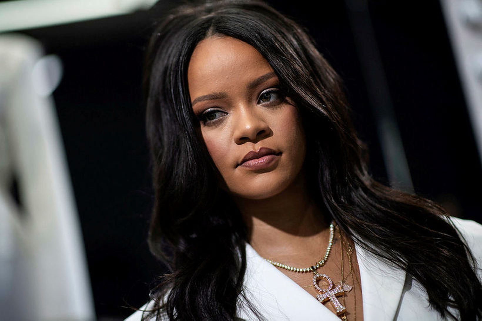 Rihanna seldi sýningarréttinn að tískusýningu sinni á tískuvikunni í New …