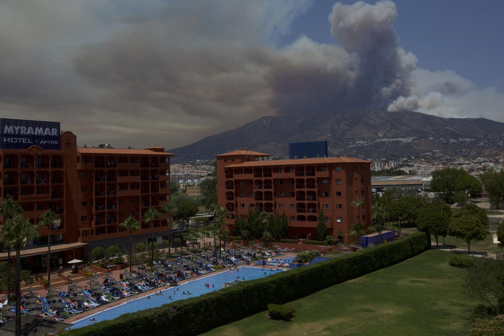 Skógareldar við Mijas á Costa del Sol-svæðinu á Spáni.