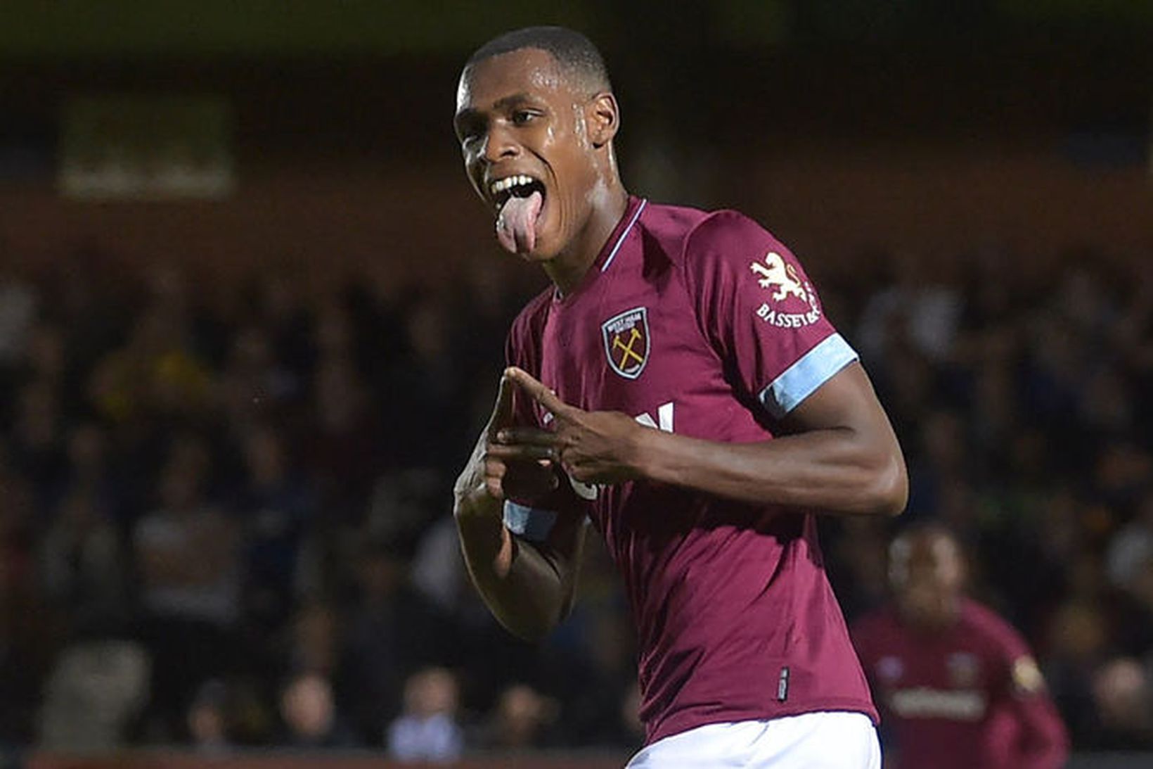 Issa Diop er á óskalista Manchester United.