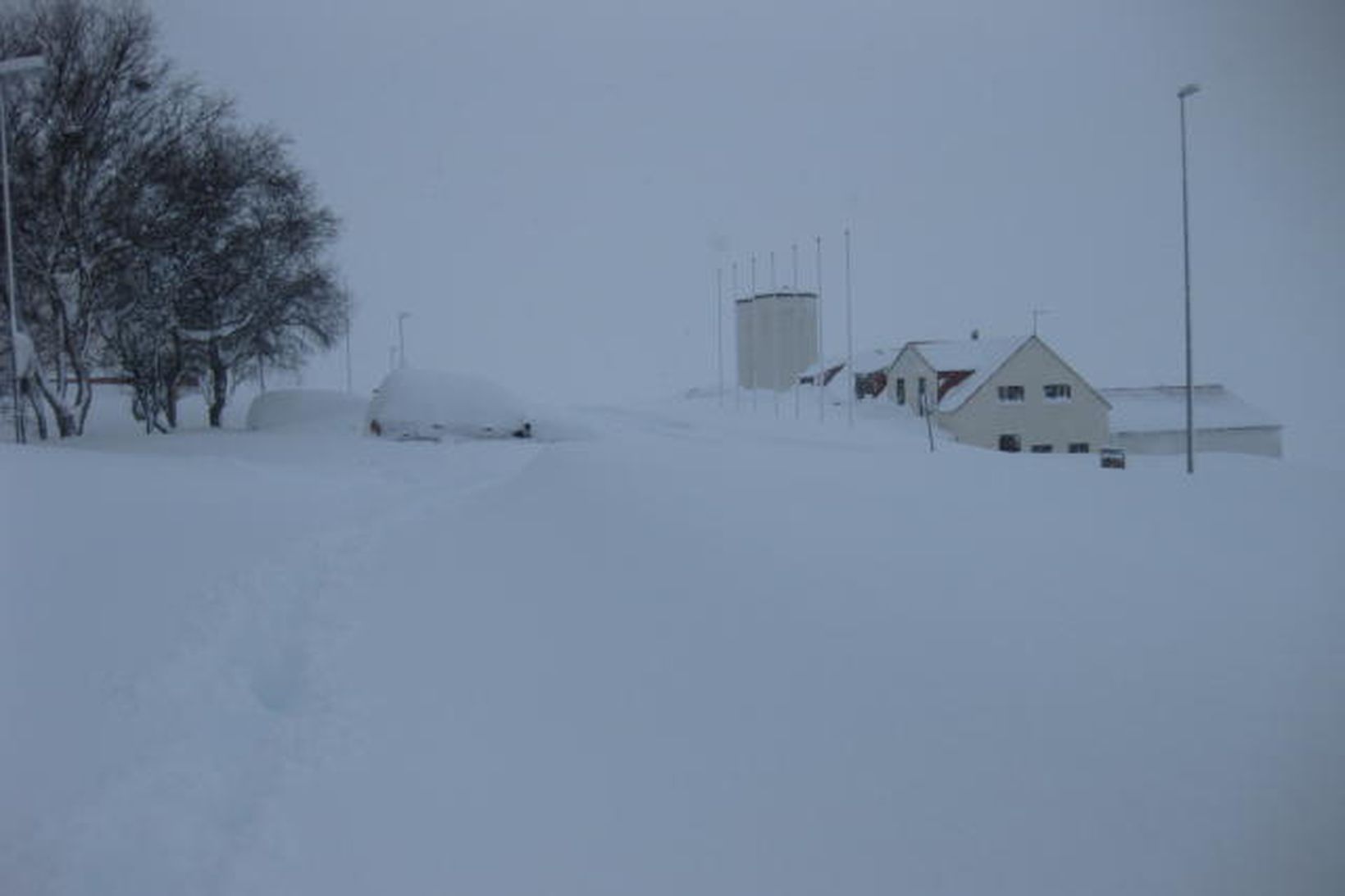 Gríðarlegt fannfergi er á Hólum í Hjaltadal.