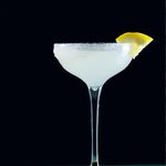 Lemon Drop er ferskur, sumarlegur og hvítur drykkur fyrir vandláta
