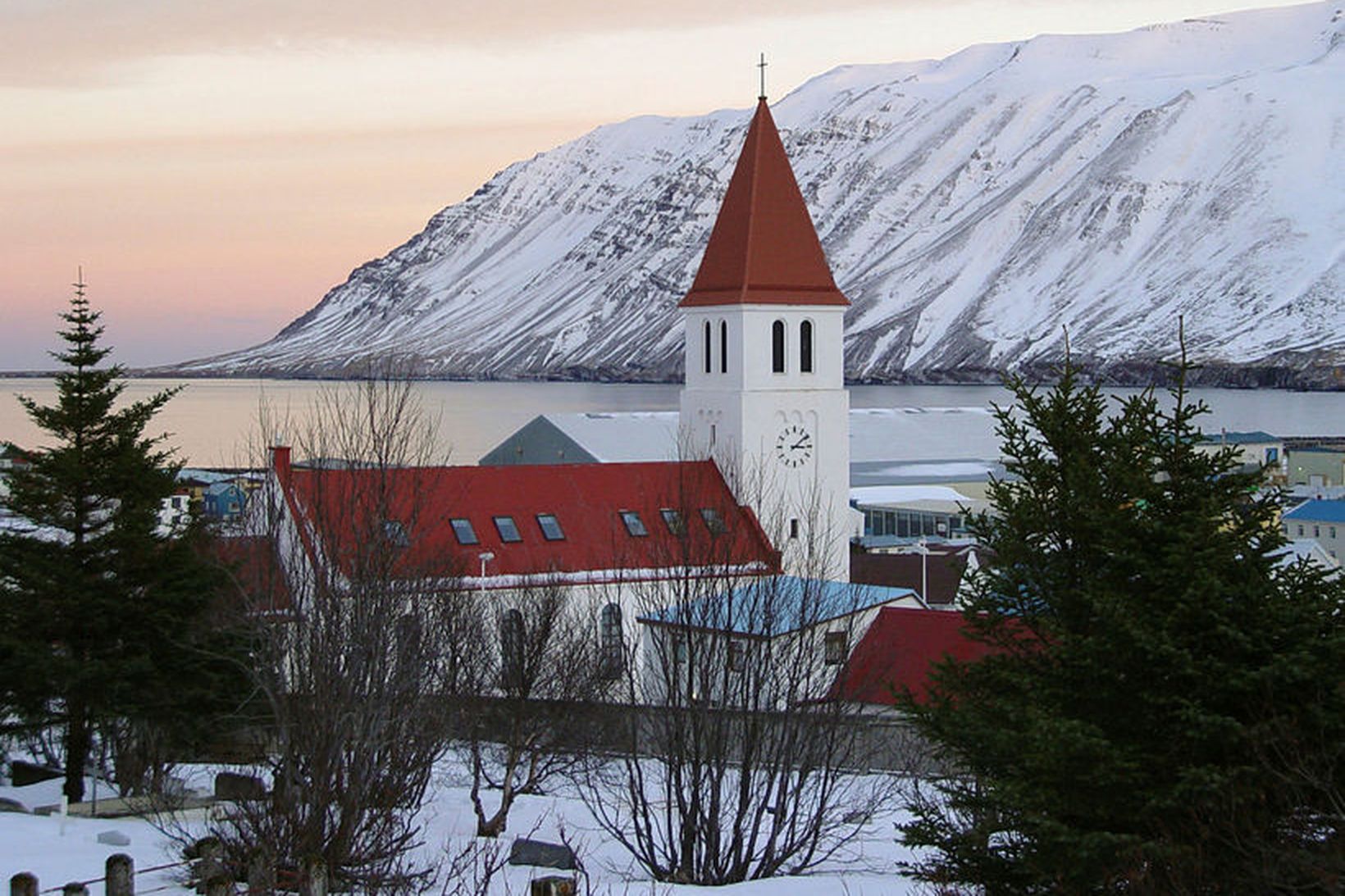 Vefmyndavél verður ekki sett upp í turni Siglufjarðarkirkju.