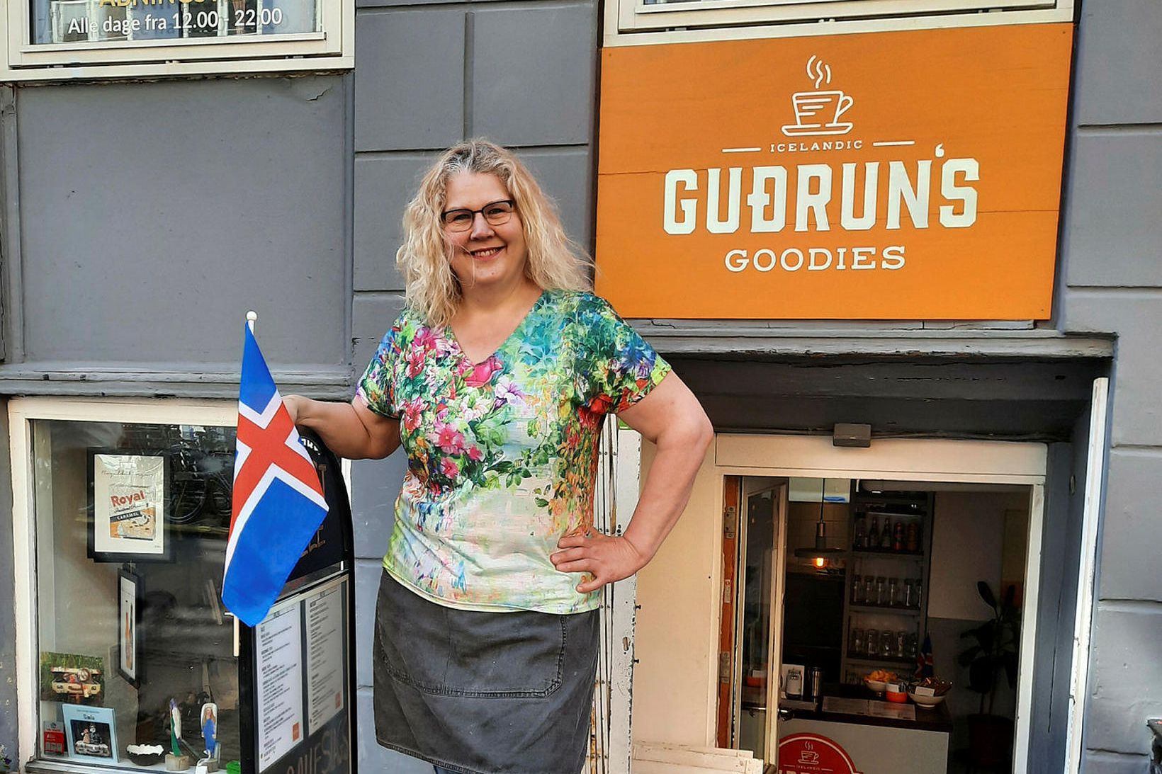 Guðrún sker sig úr hópi kaffihúsaeigenda í Kaupmannahöfn með því …