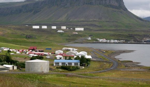 Hvetja ráðherra til að endurskoða ákvörðunina