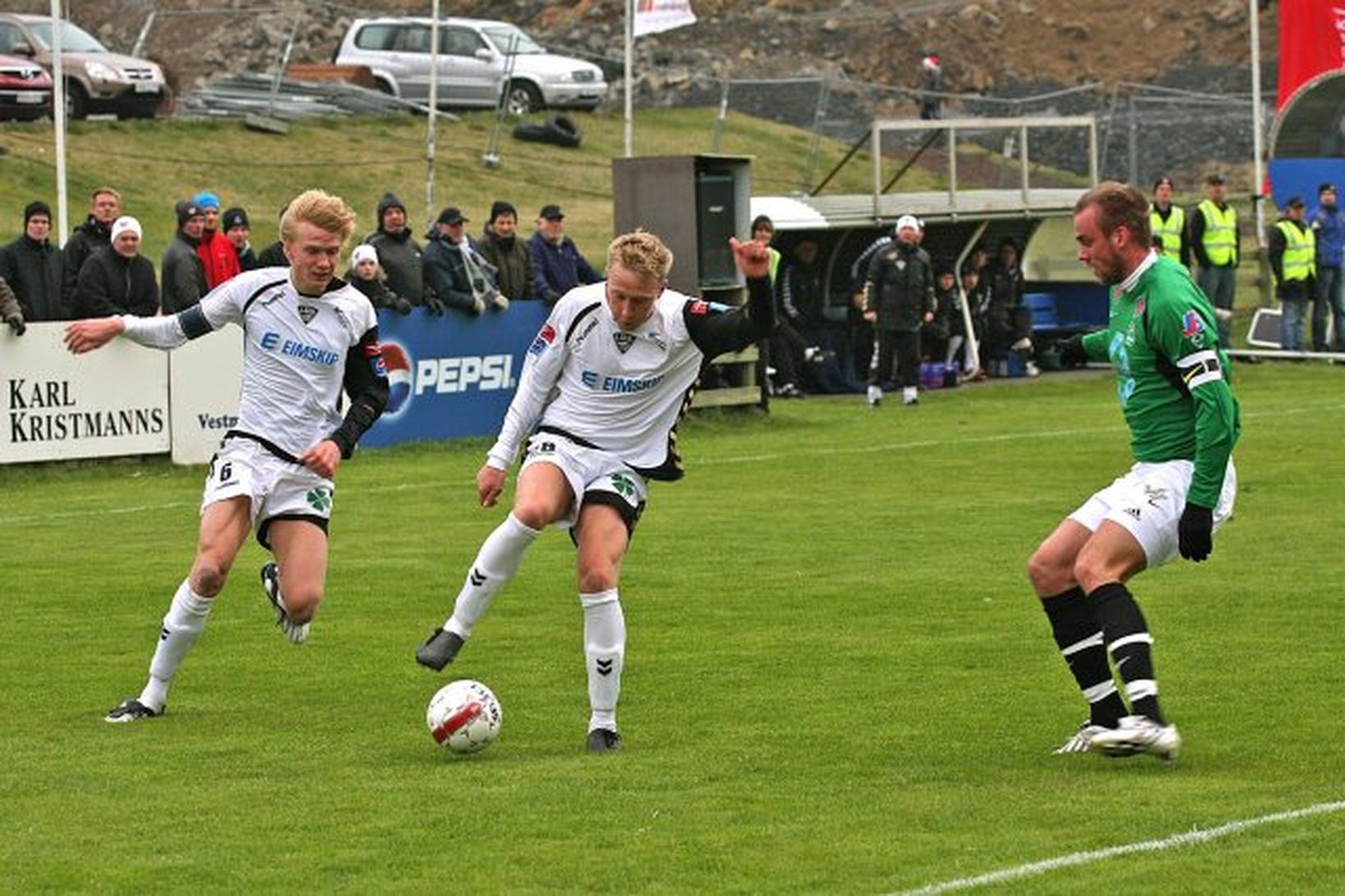 Ajay Leight-Smith kom ÍBV í 2:0.