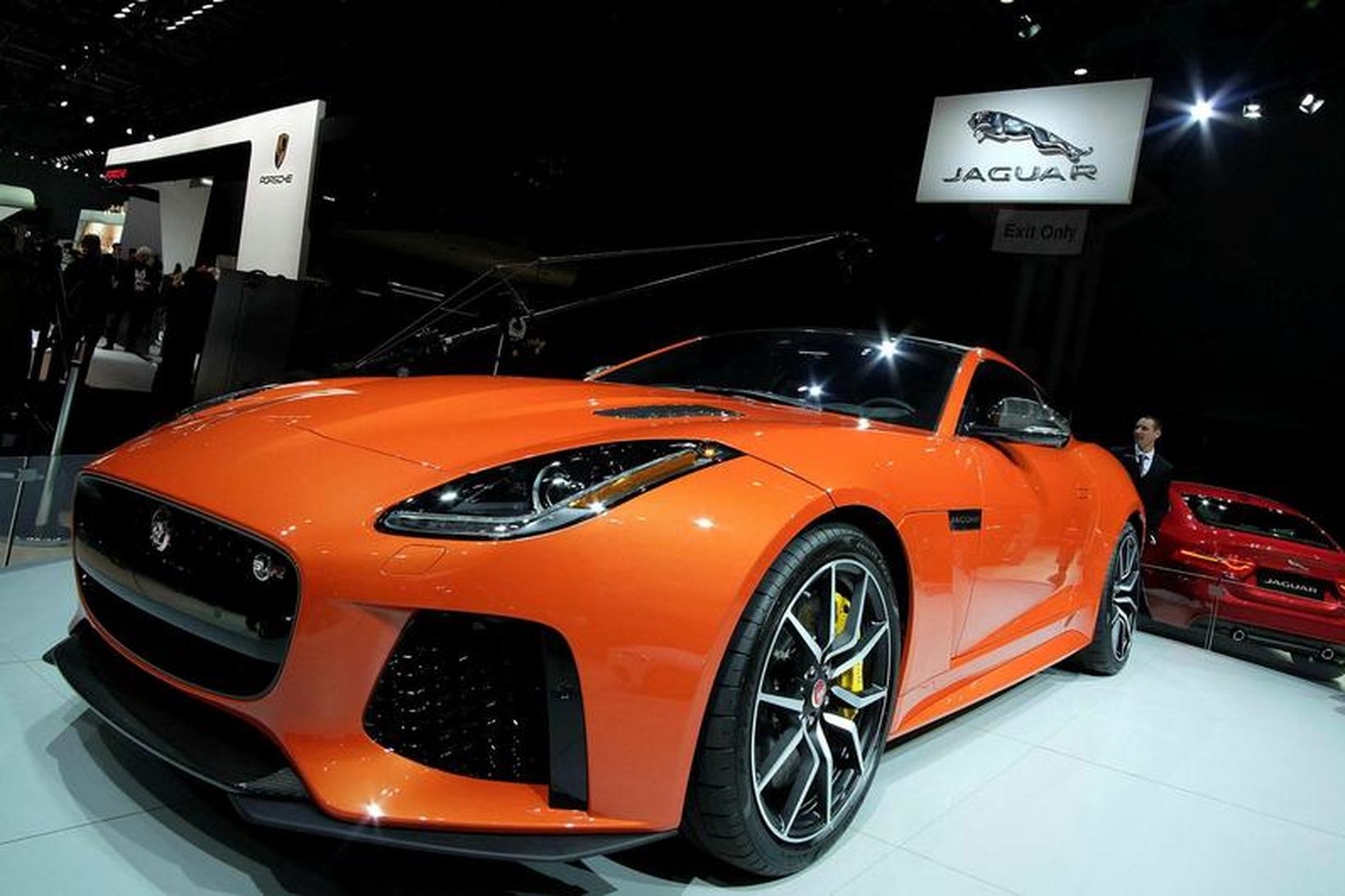 Jaguar F-type SVR var sýndur á bílasýningunni í New York …