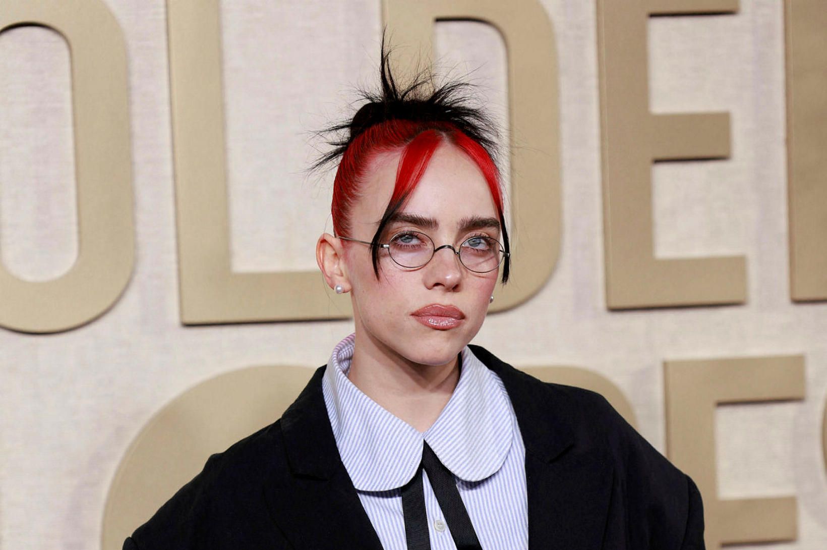 Billie Eilish nældi sér í eldri mann