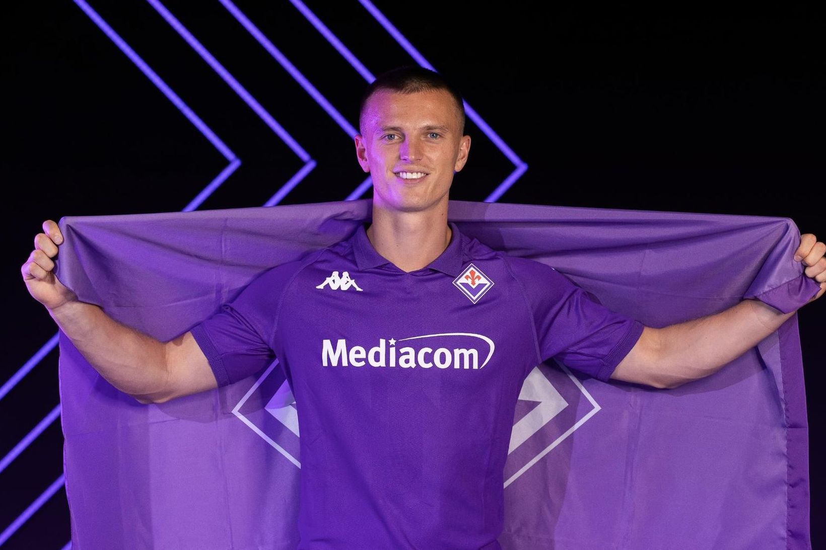 Albert Guðmundsson byrjar vel hjá Fiorentina.