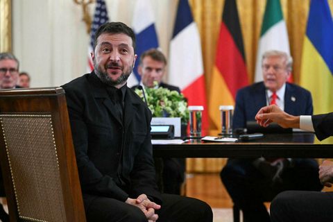 Volodimír Selenskí á fundi með Trump og hinum ýmsu leiðtogum Evrópu.