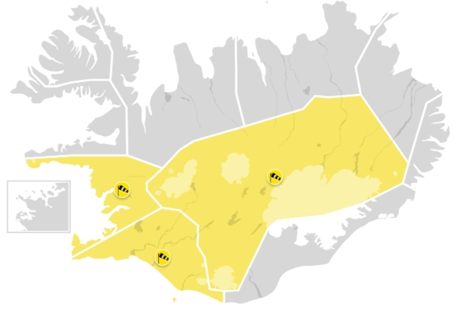 Spáð er hvassviðri með mikilli rigningu í kvöld.