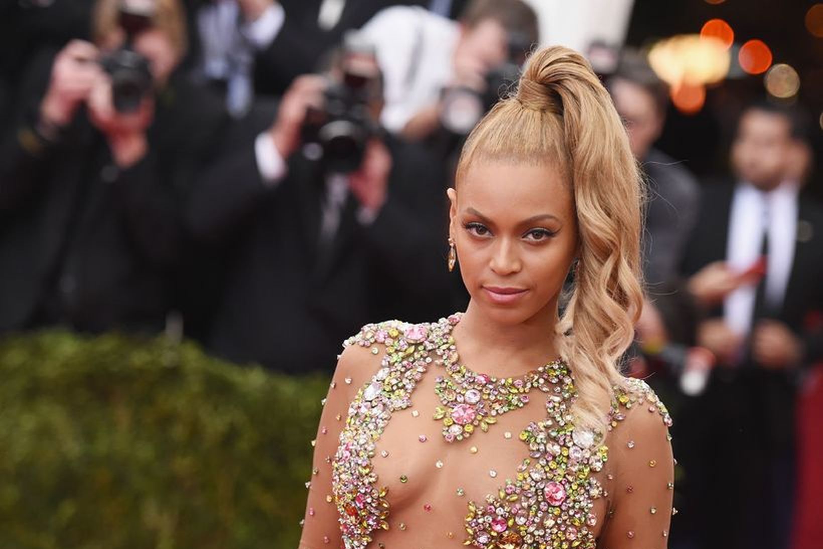 Beyonce skartaði þessu háa tagli á Met Gala-ballinu.