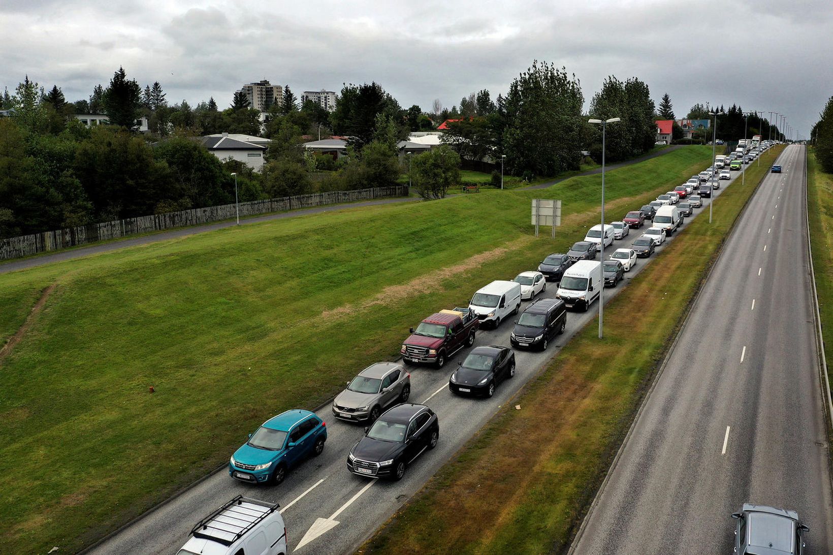 Langar raðir myndast gjarnan við Sæbraut í Reykjavík á álagstímum. …