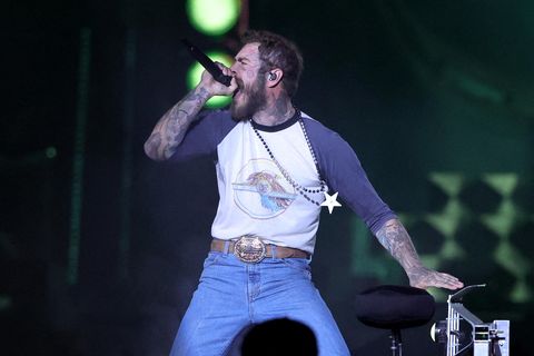 Pos Malone féll af sviðinu í Arizona, Bandaríkjunum.