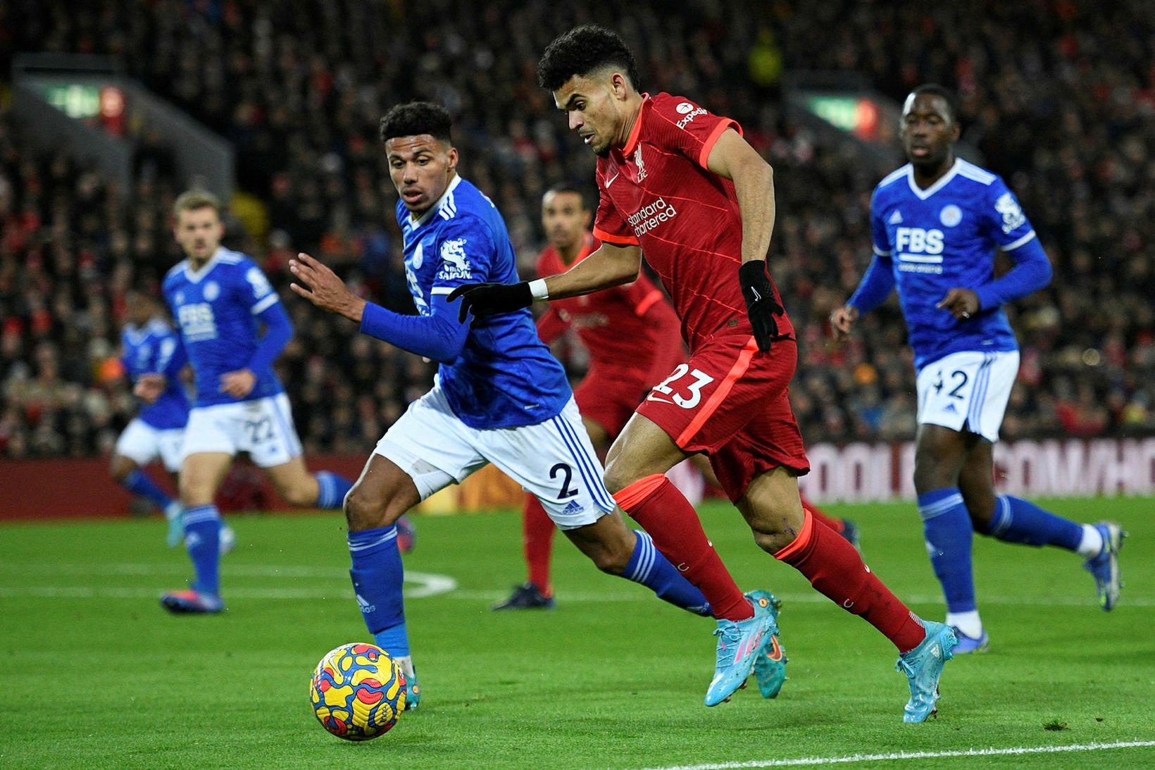 Luis Díaz skapaði talsverðan usla í vörn Leicester í gærkvöld.