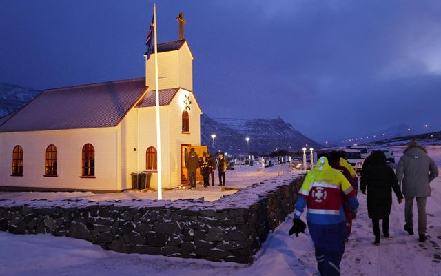 Fólk lagði leið sína í kirkjuna.