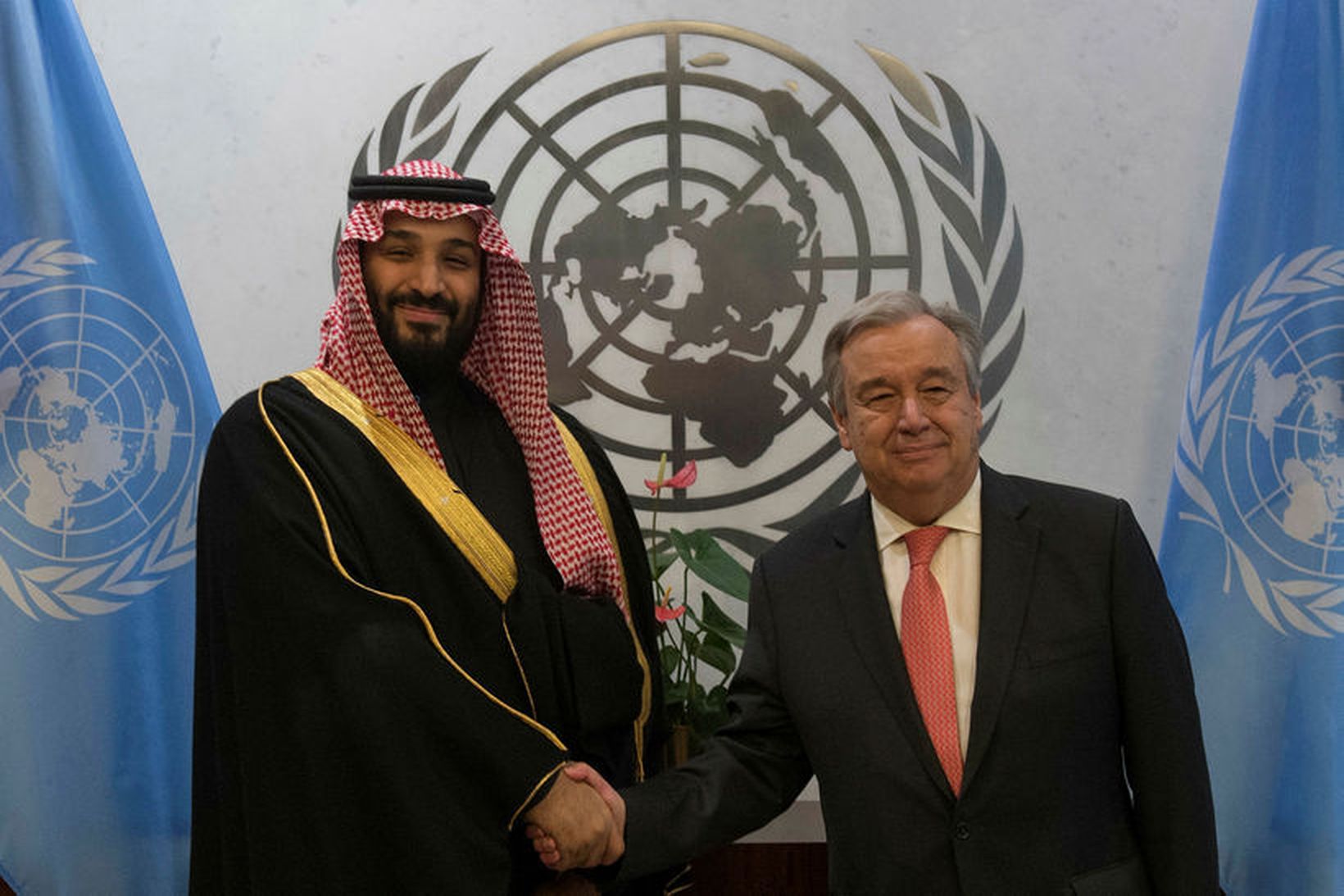 Mohammed bin Salman Al Saud, krónprins Sádi-Arabíu, færði Antonio Guterres, …