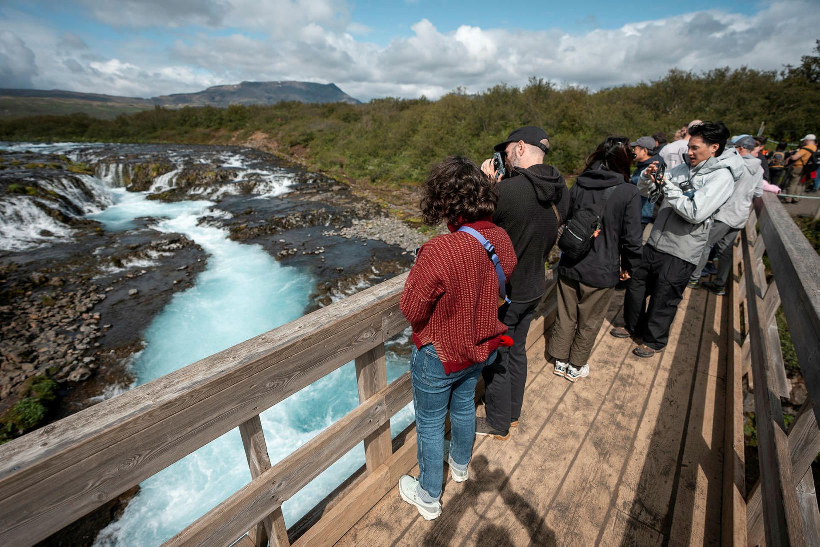 Ferðamenn við Brúarfoss.